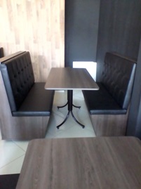 Booth Preto, modelo B 1008