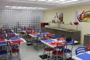 Cadeiras e mesas para Refeitório