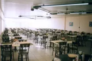 Mesas e cadeiras para refeitórios industriais